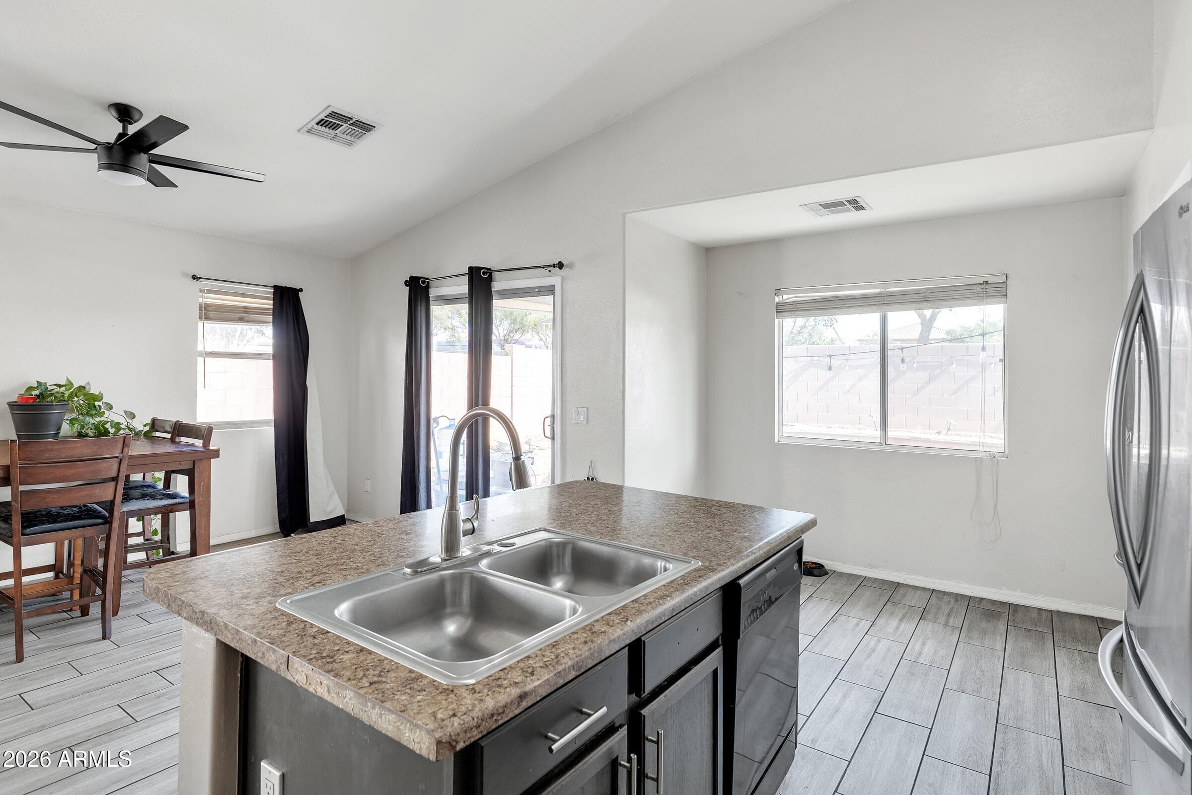 3233 W HUNTINGTON Drive, Phoenix, AZ 85041 — photo 9 of 22
