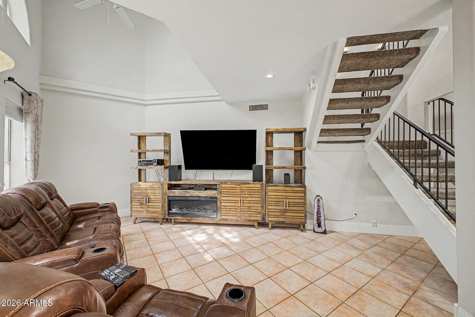 10228 N 12TH Place 1, Phoenix, AZ 85020 — photo 3 of 39