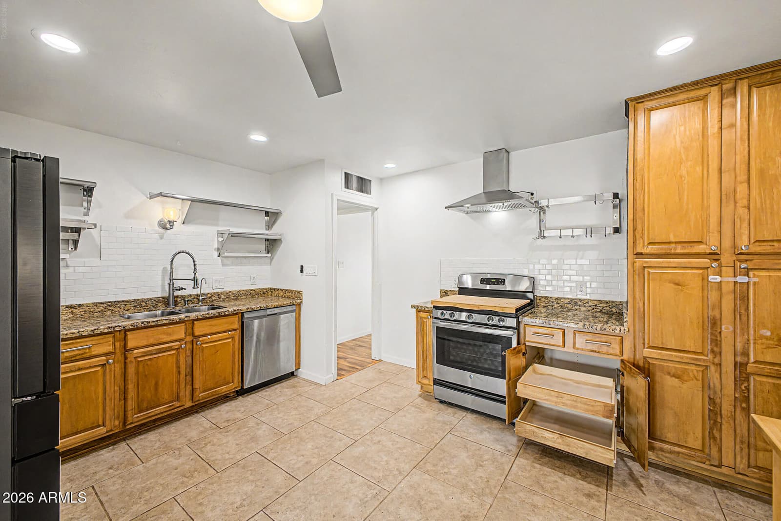 1118 E DIANA Avenue, Phoenix, AZ 85020 — photo 21 of 39