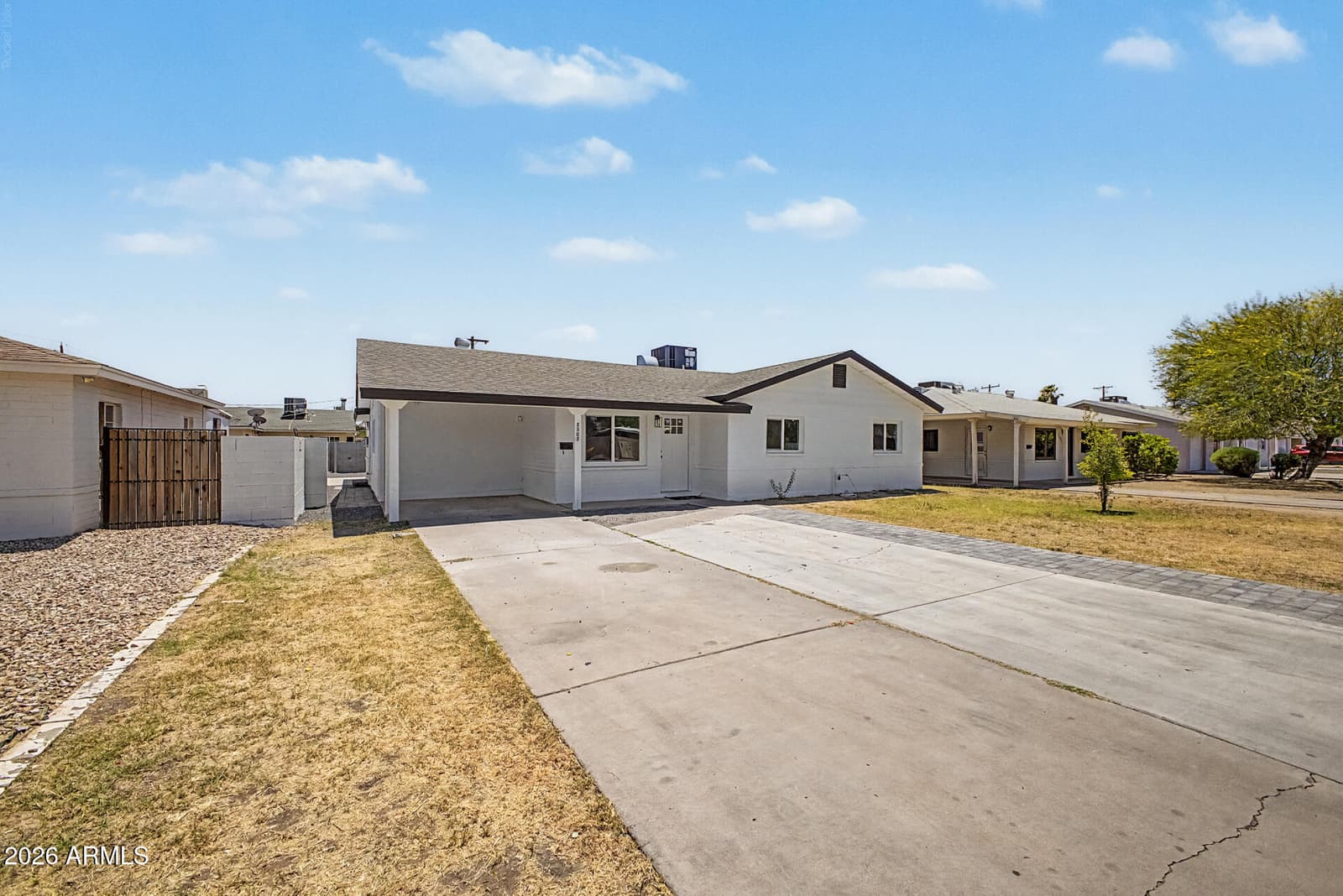 2305 W MARYLAND Avenue, Phoenix, AZ 85015 — photo 7 of 30
