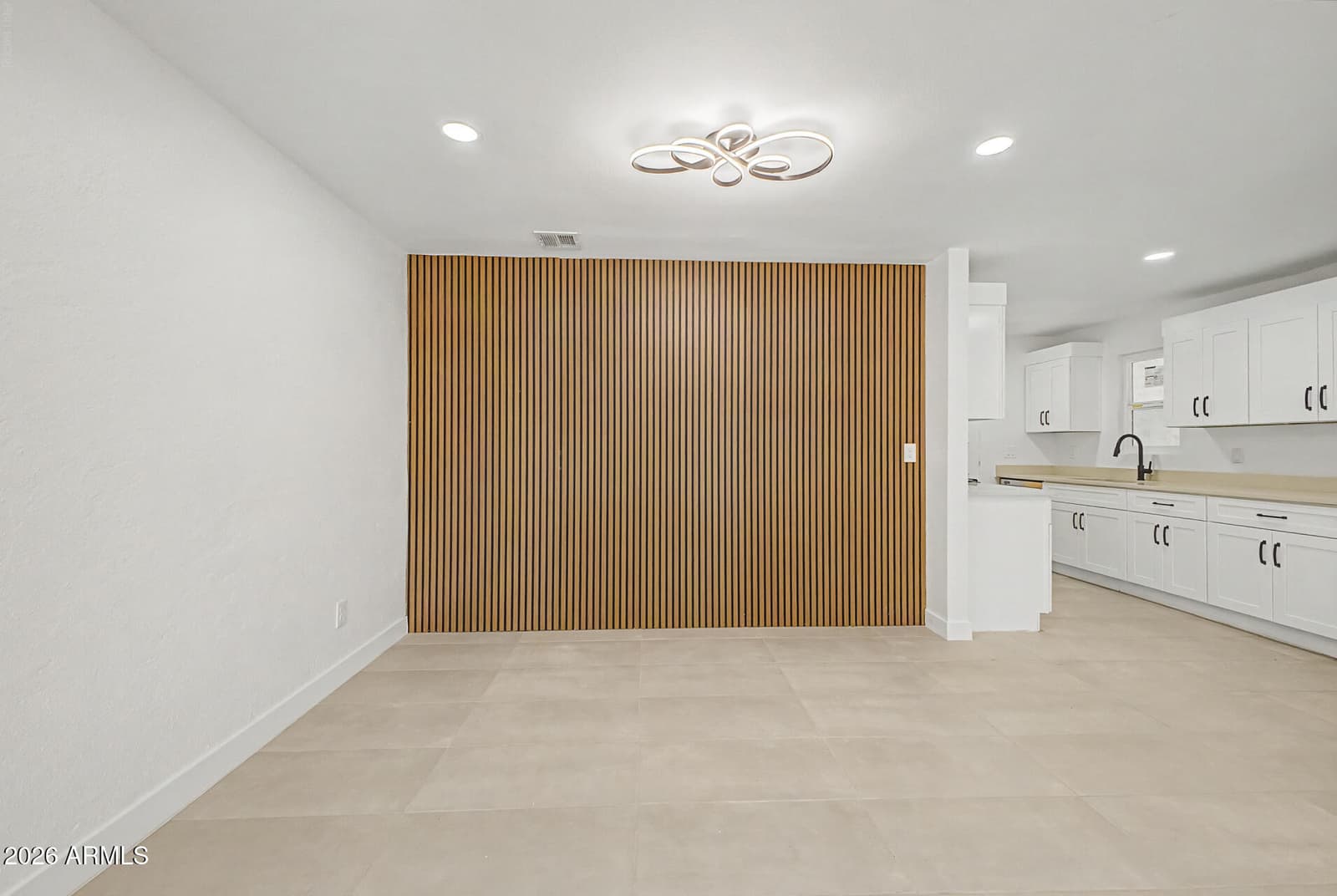2305 W MARYLAND Avenue, Phoenix, AZ 85015 — photo 2 of 30