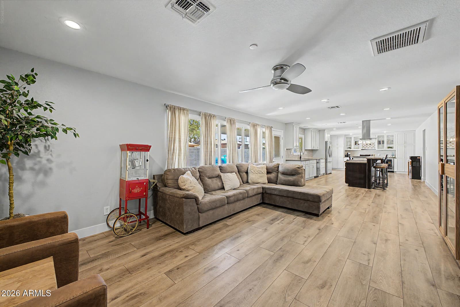 8720 E WHITTON Avenue, Scottsdale, AZ 85251 — photo 4 of 23