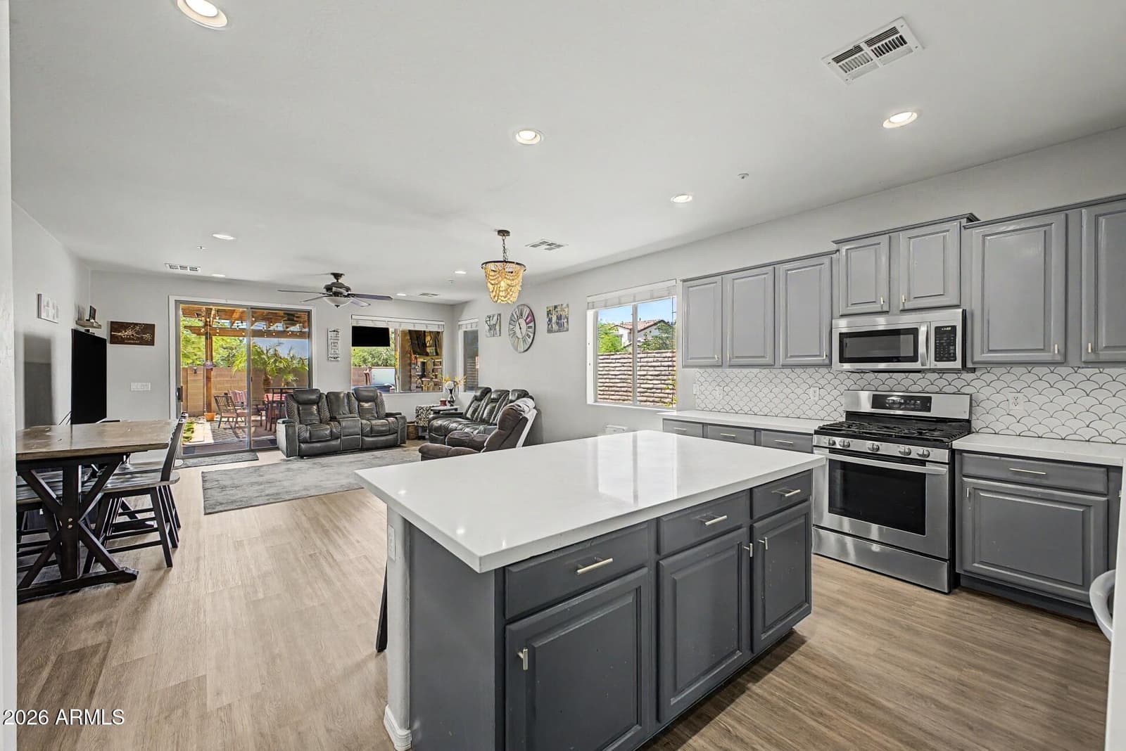 12659 W BLACKSTONE Lane, Peoria, AZ 85383 — photo 8 of 28
