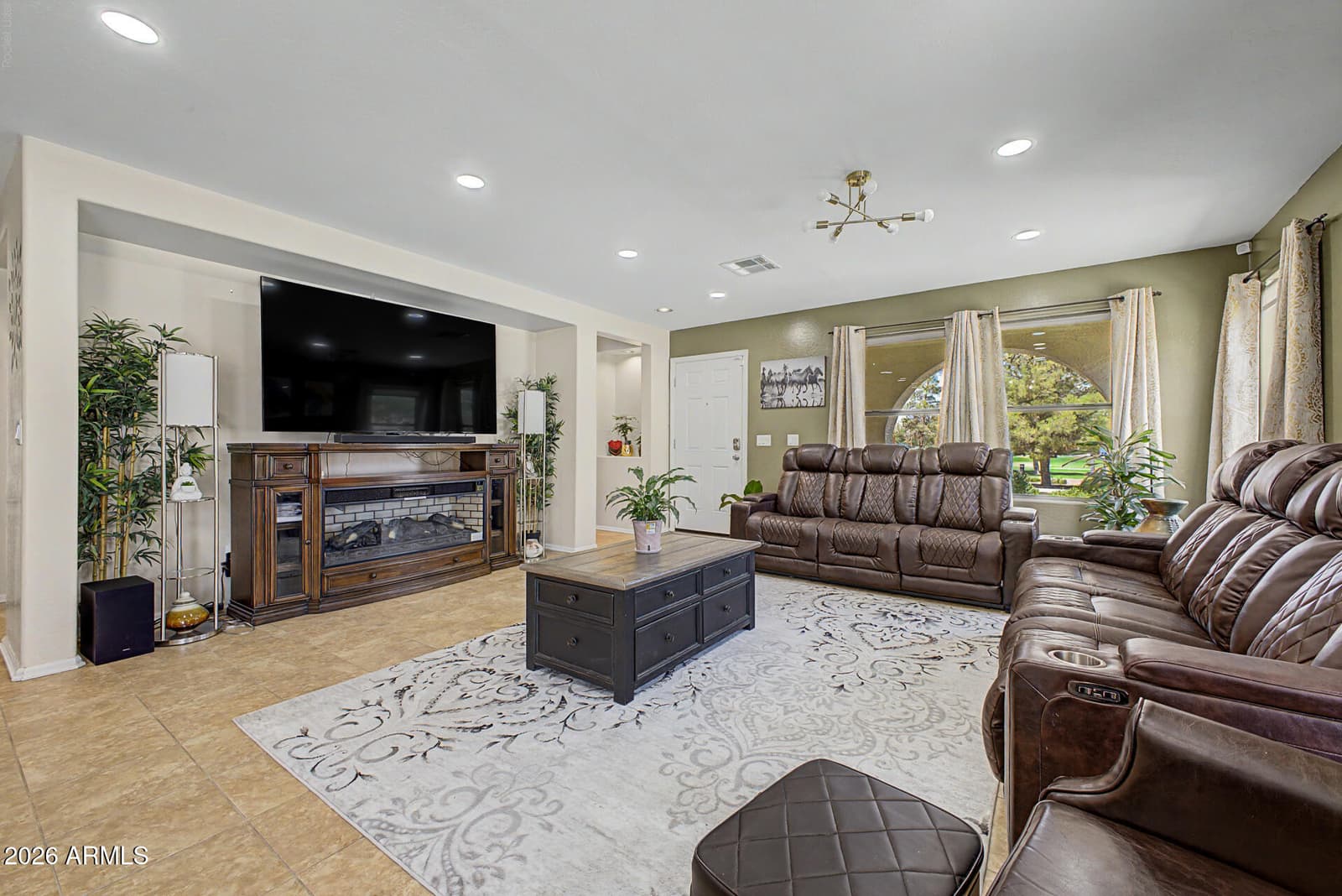 1020 S CHESHIRE Lane, Gilbert, AZ 85296 — photo 7 of 35