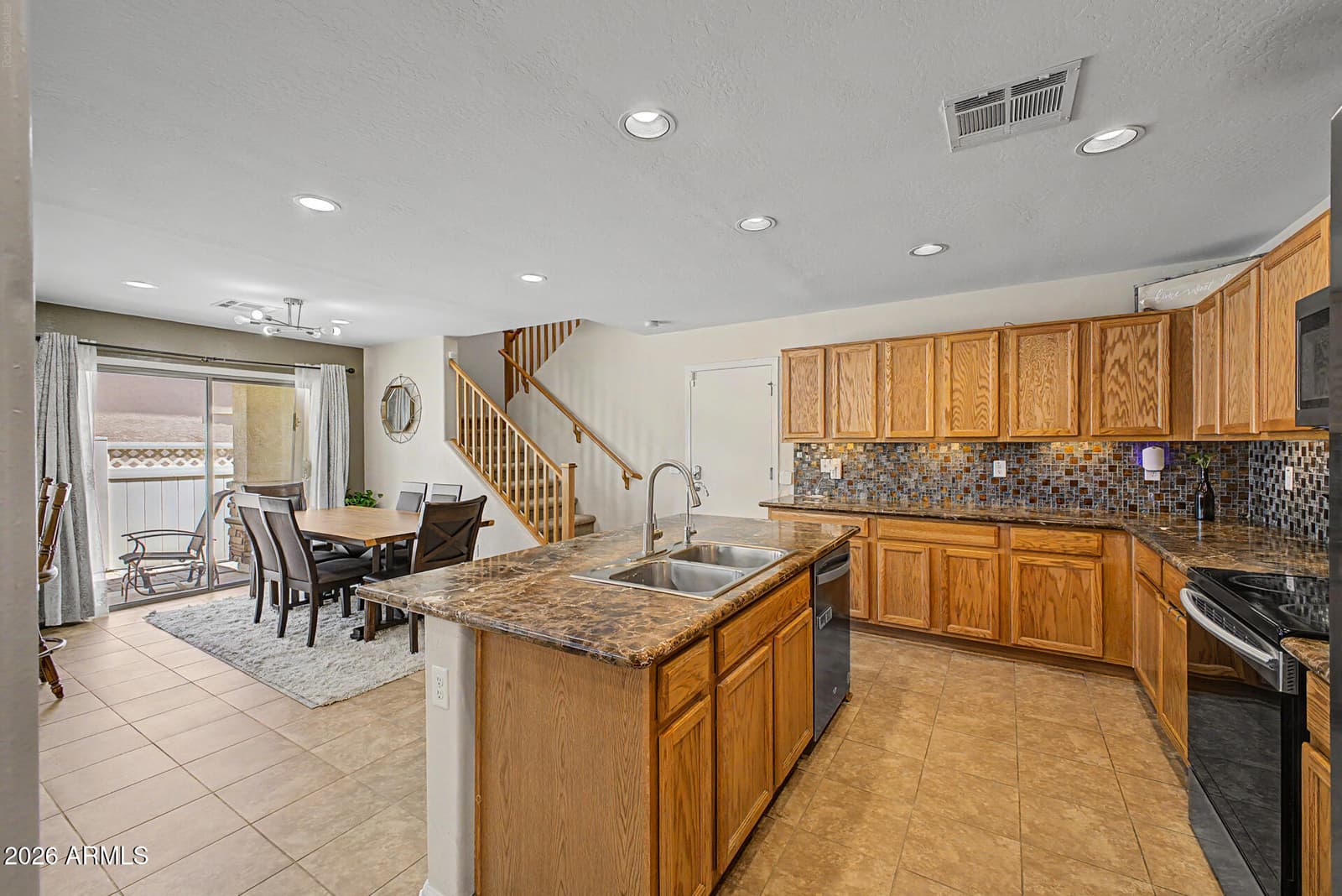 1020 S CHESHIRE Lane, Gilbert, AZ 85296 — photo 12 of 35