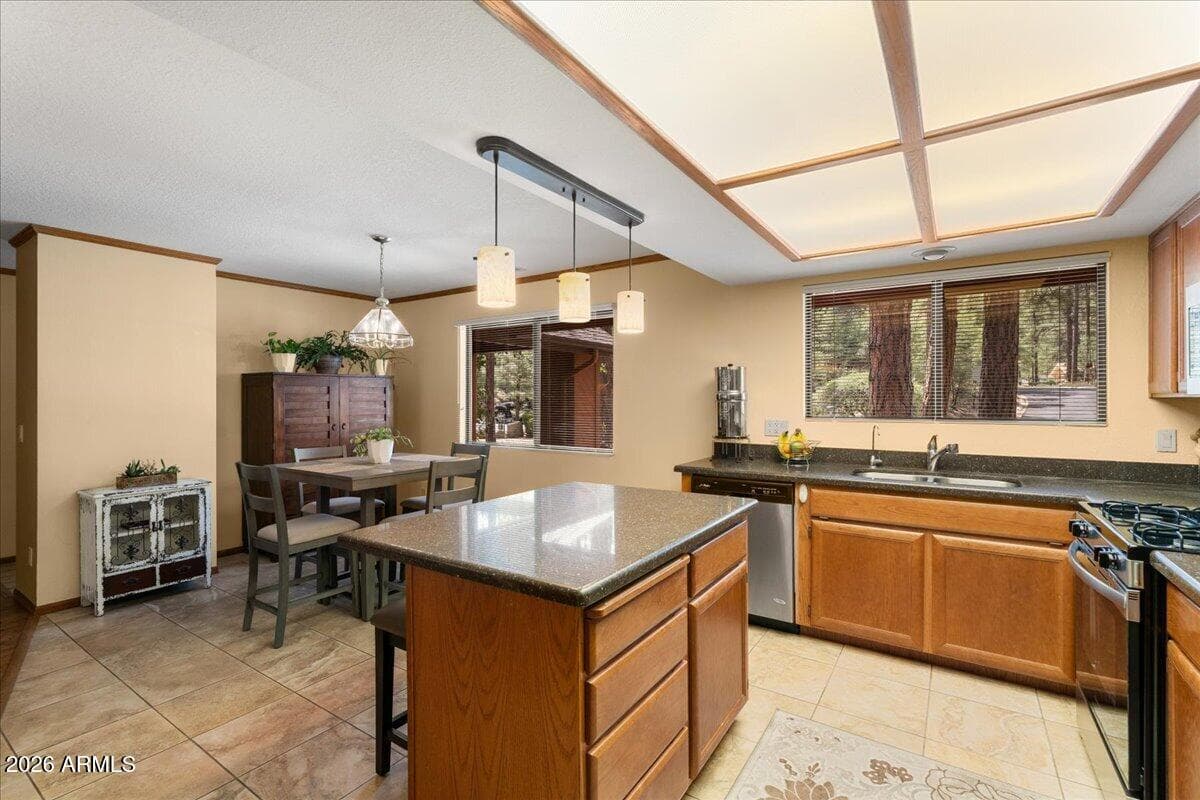 340 HIDDEN VALLEY Drive, Prescott, AZ 86303 — photo 10 of 45