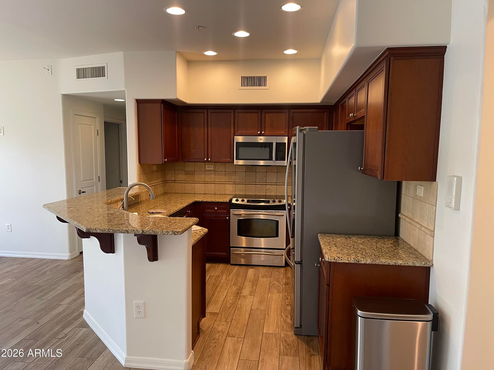 20660 N 40TH Street 2082, Phoenix, AZ 85050 — photo 5 of 37