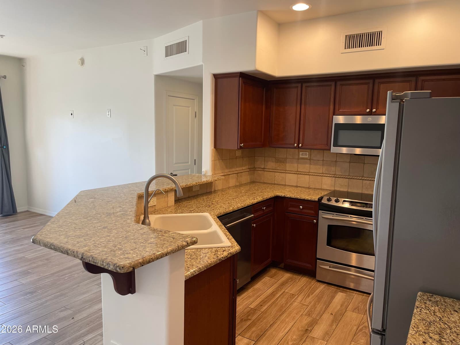 20660 N 40TH Street 2082, Phoenix, AZ 85050 — photo 7 of 37
