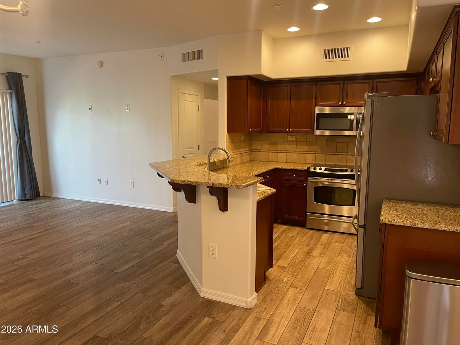 20660 N 40TH Street 2082, Phoenix, AZ 85050 — photo 9 of 37