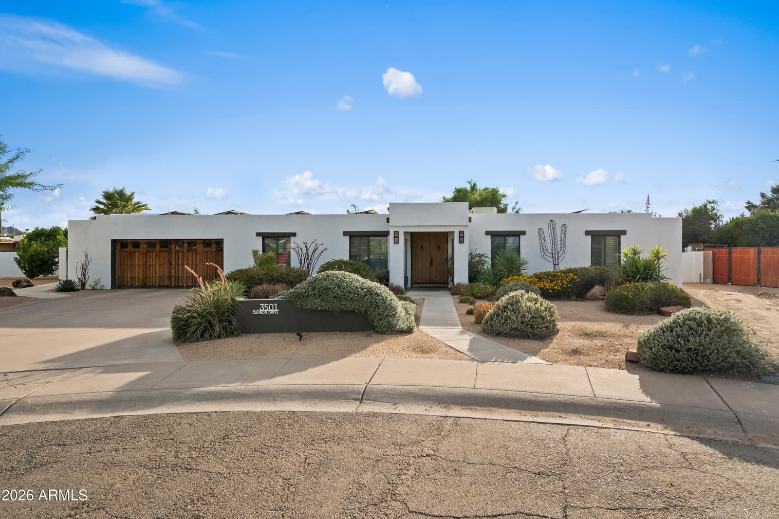 3501 E CANNON Drive, Phoenix, AZ 85028 — photo 3 of 70