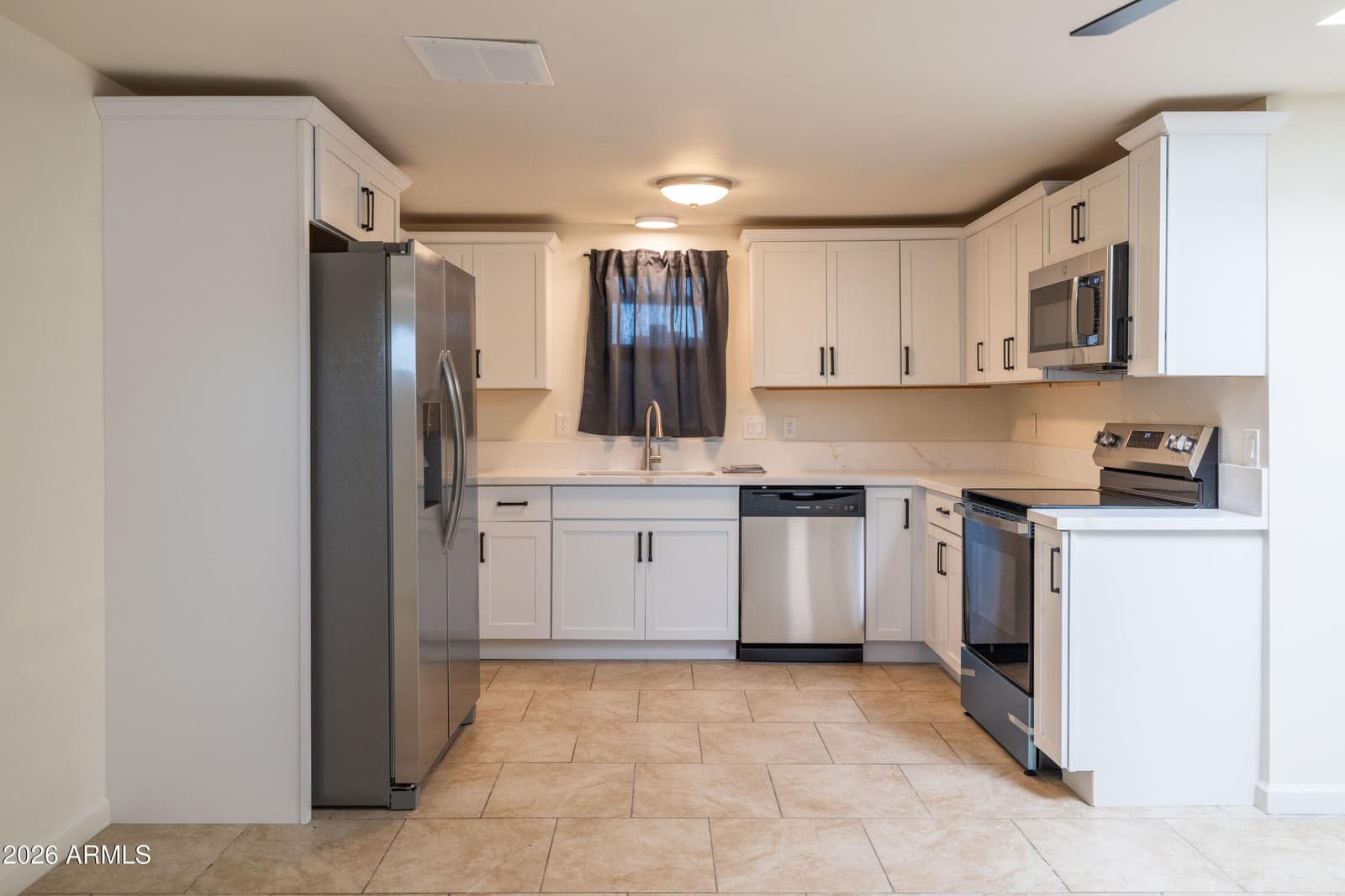 2501 W HAYWARD Avenue, Phoenix, AZ 85051 — photo 6 of 40