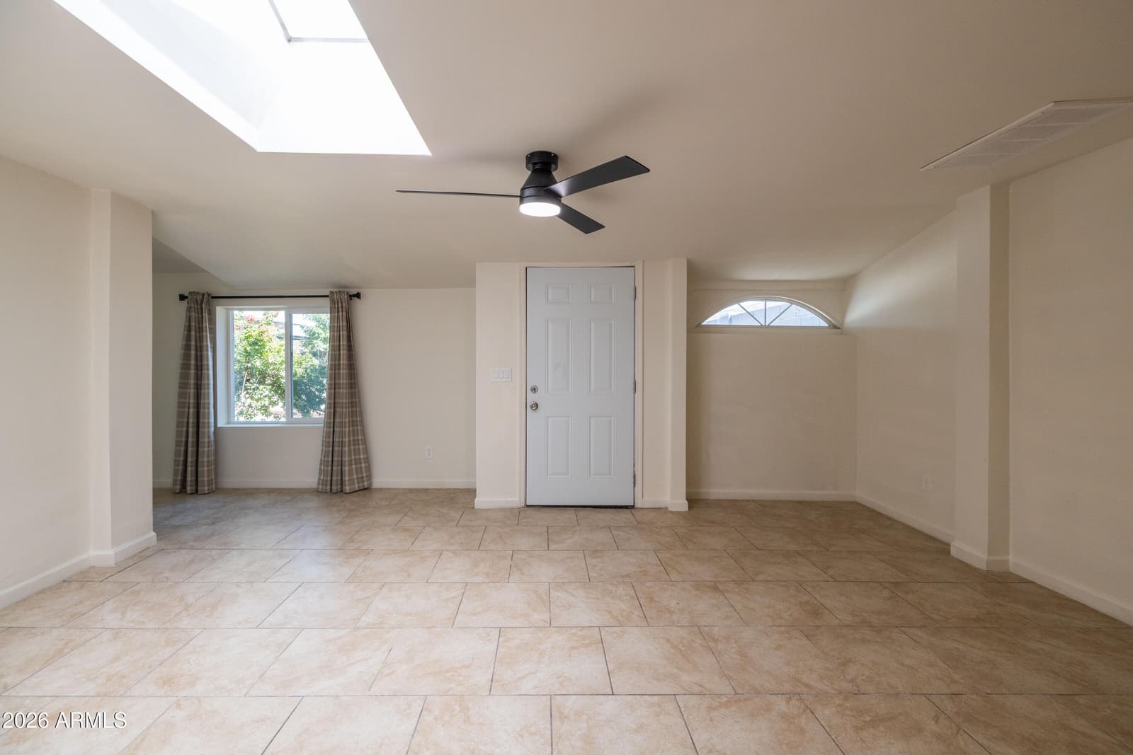2501 W HAYWARD Avenue, Phoenix, AZ 85051 — photo 9 of 40