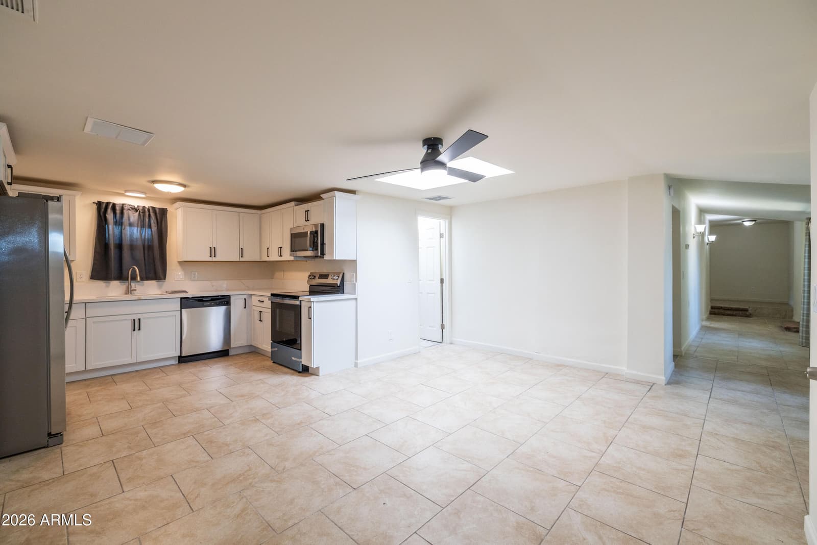 2501 W HAYWARD Avenue, Phoenix, AZ 85051 — photo 11 of 40