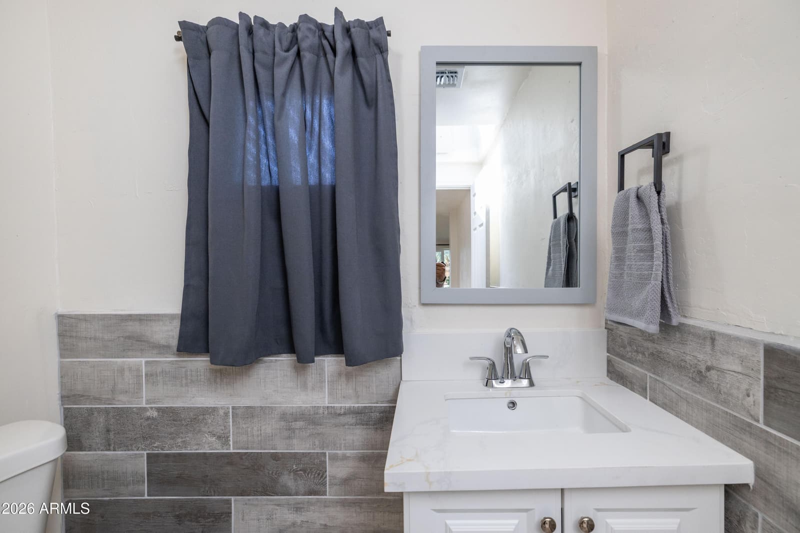 2501 W HAYWARD Avenue, Phoenix, AZ 85051 — photo 13 of 40