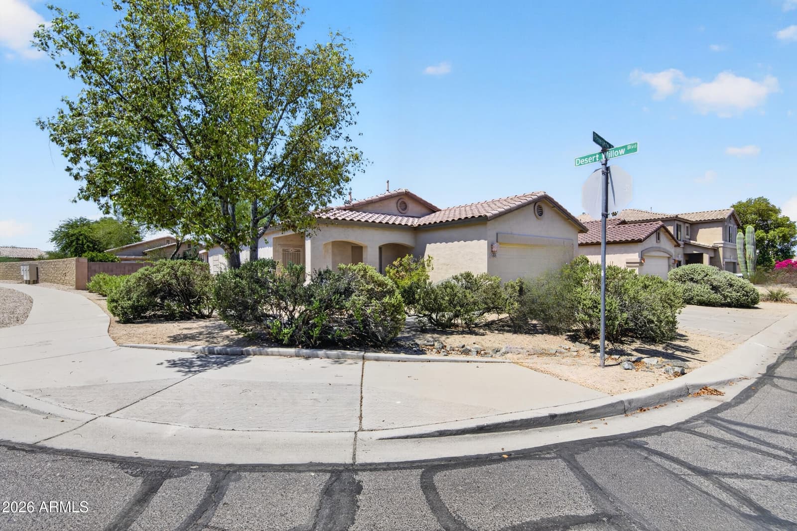 566 E RENEGADE Place, San Tan Valley, AZ 85143 — photo 4 of 75