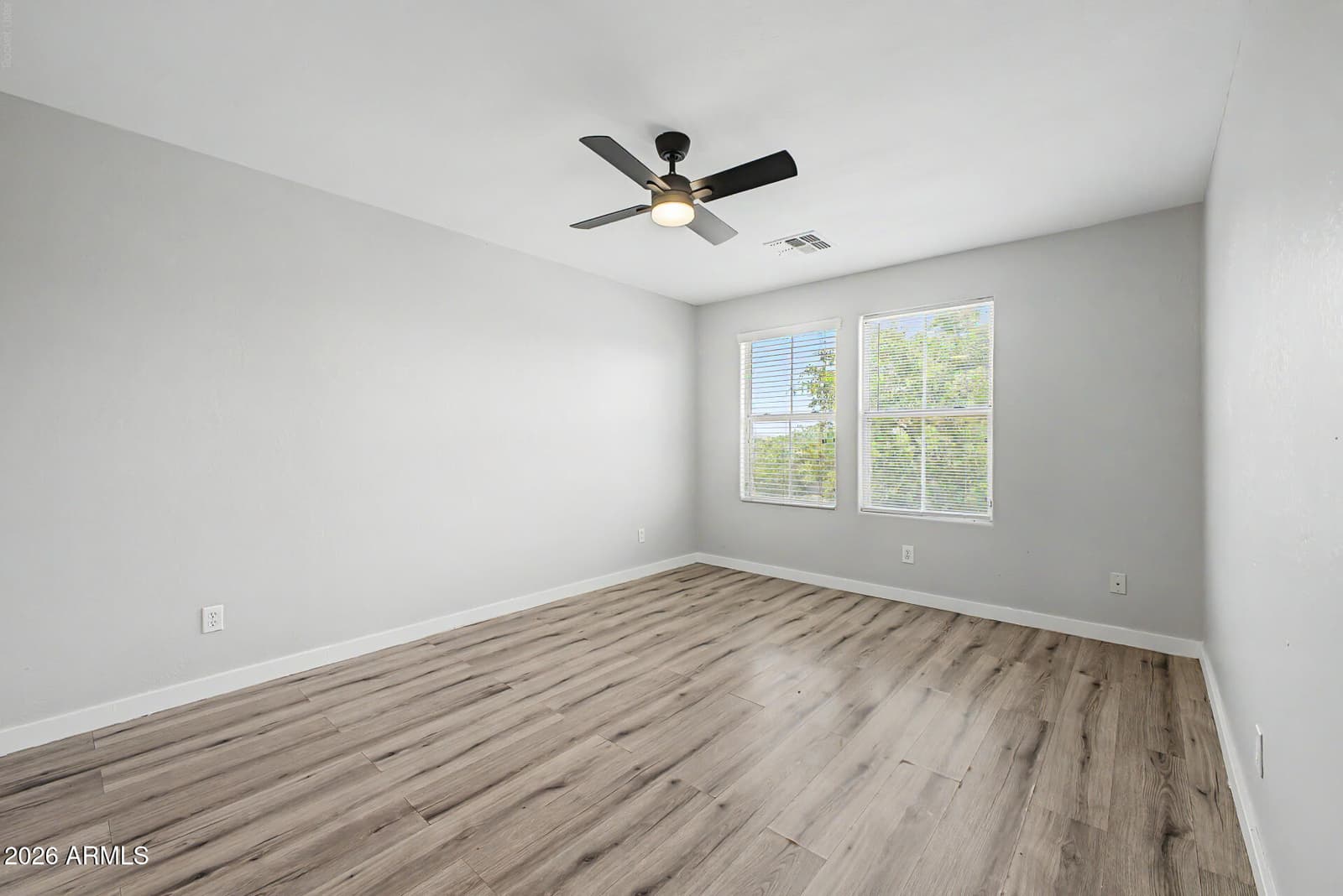 2012 N 78TH Glen, Phoenix, AZ 85035 — photo 17 of 29