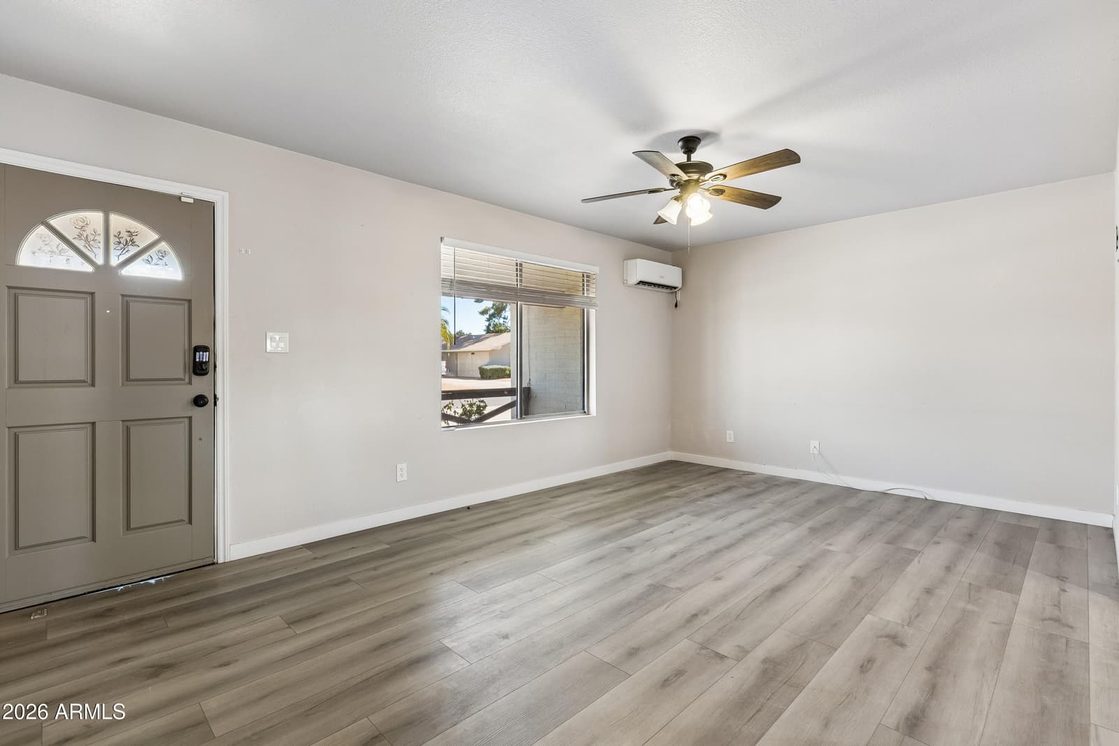 12409 N Columbine Drive, Phoenix, AZ 85029 — photo 5 of 15