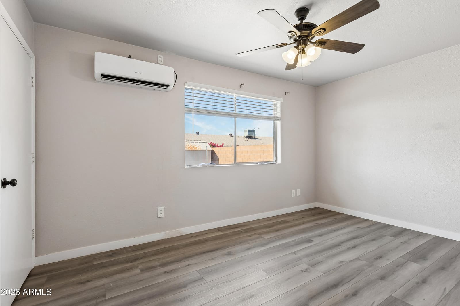 12409 N Columbine Drive, Phoenix, AZ 85029 — photo 7 of 15