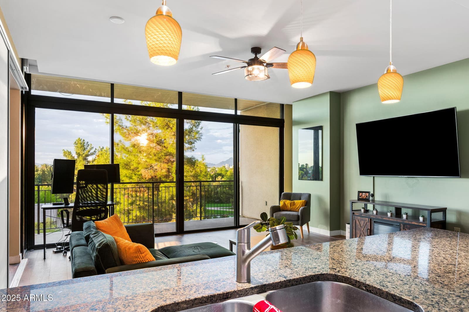 208 W PORTLAND Street 360, Phoenix, AZ 85003 — photo 1 of 34