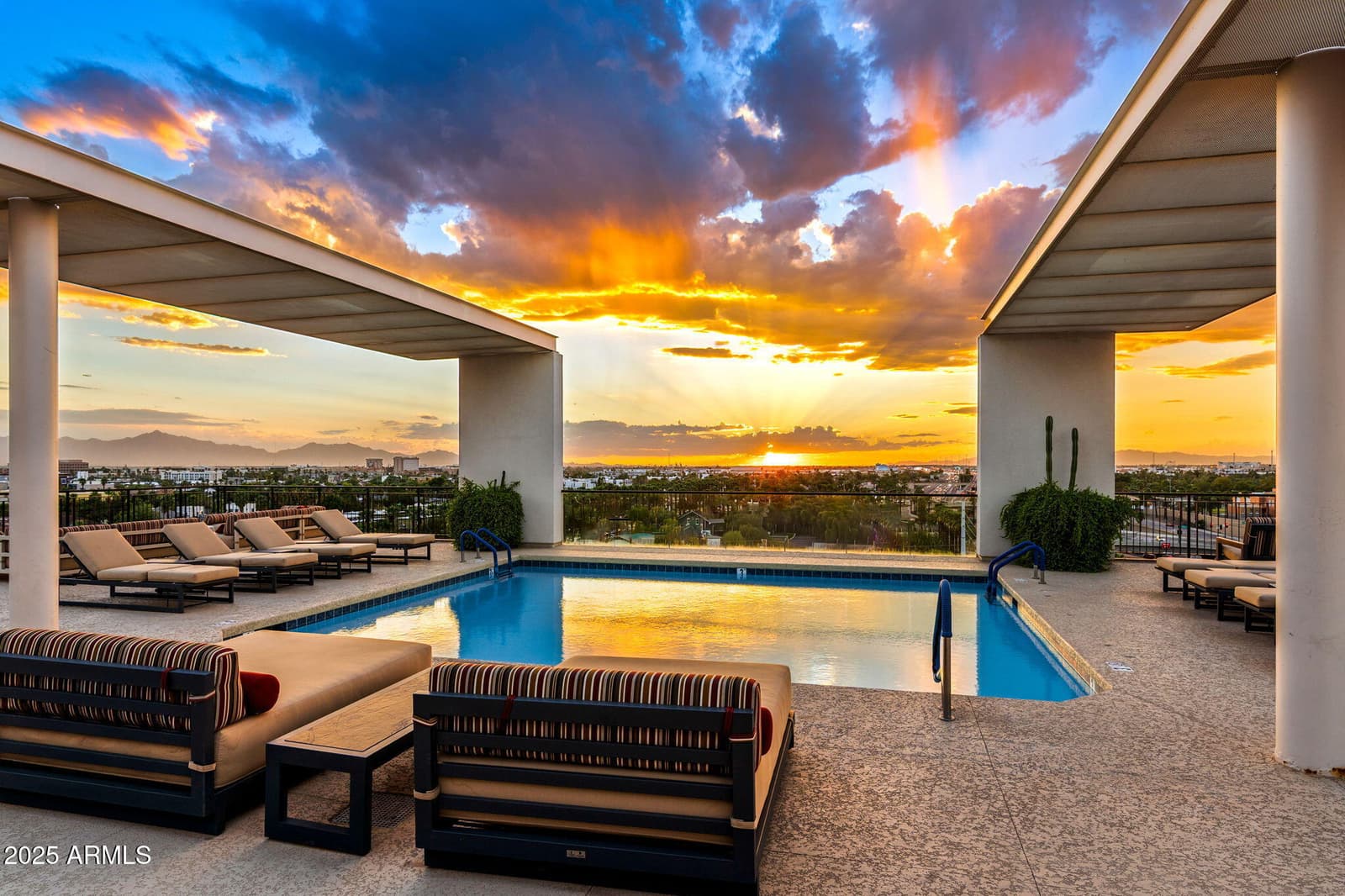 208 W PORTLAND Street 360, Phoenix, AZ 85003 — photo 4 of 34