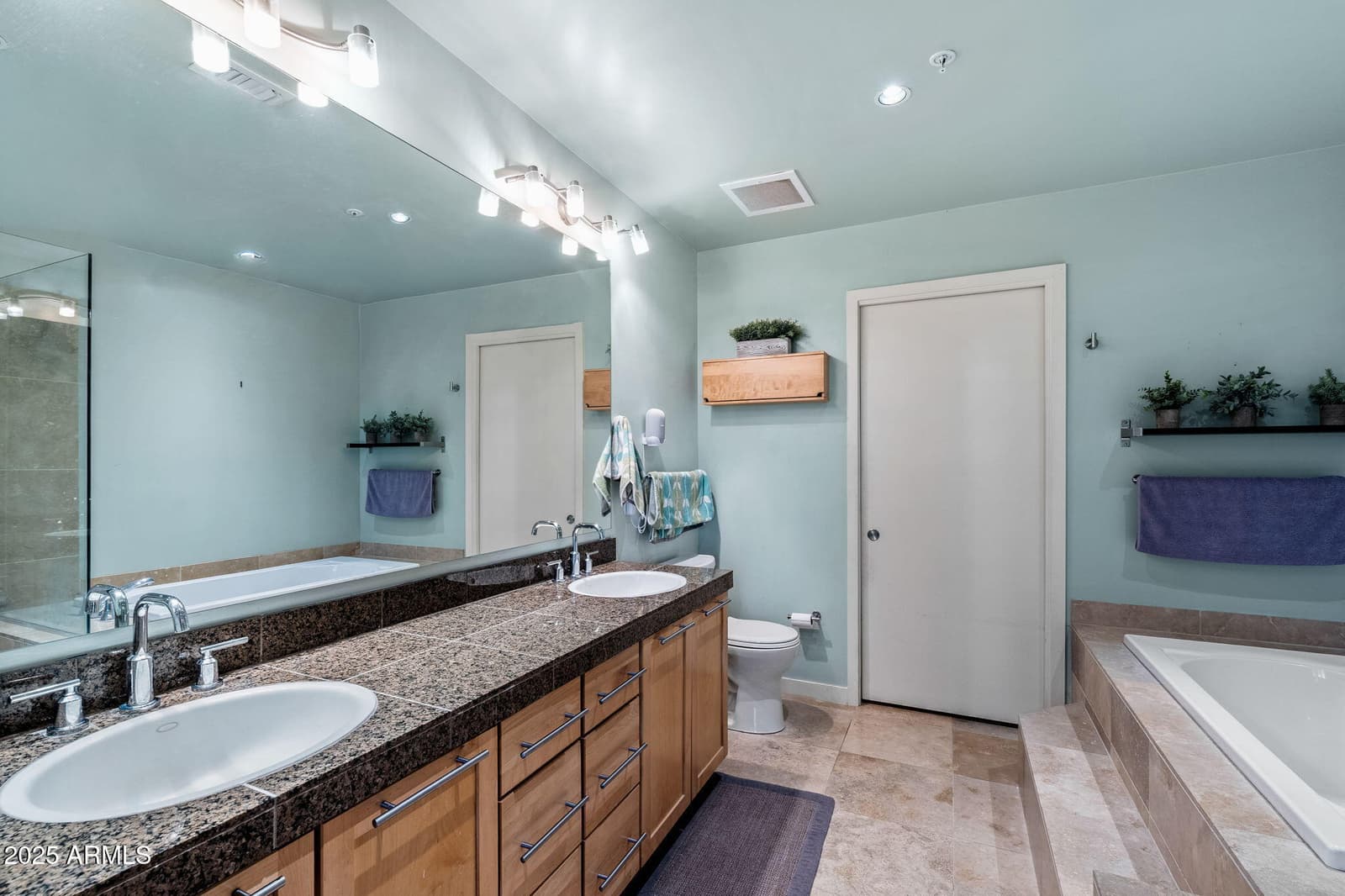 208 W PORTLAND Street 360, Phoenix, AZ 85003 — photo 15 of 34