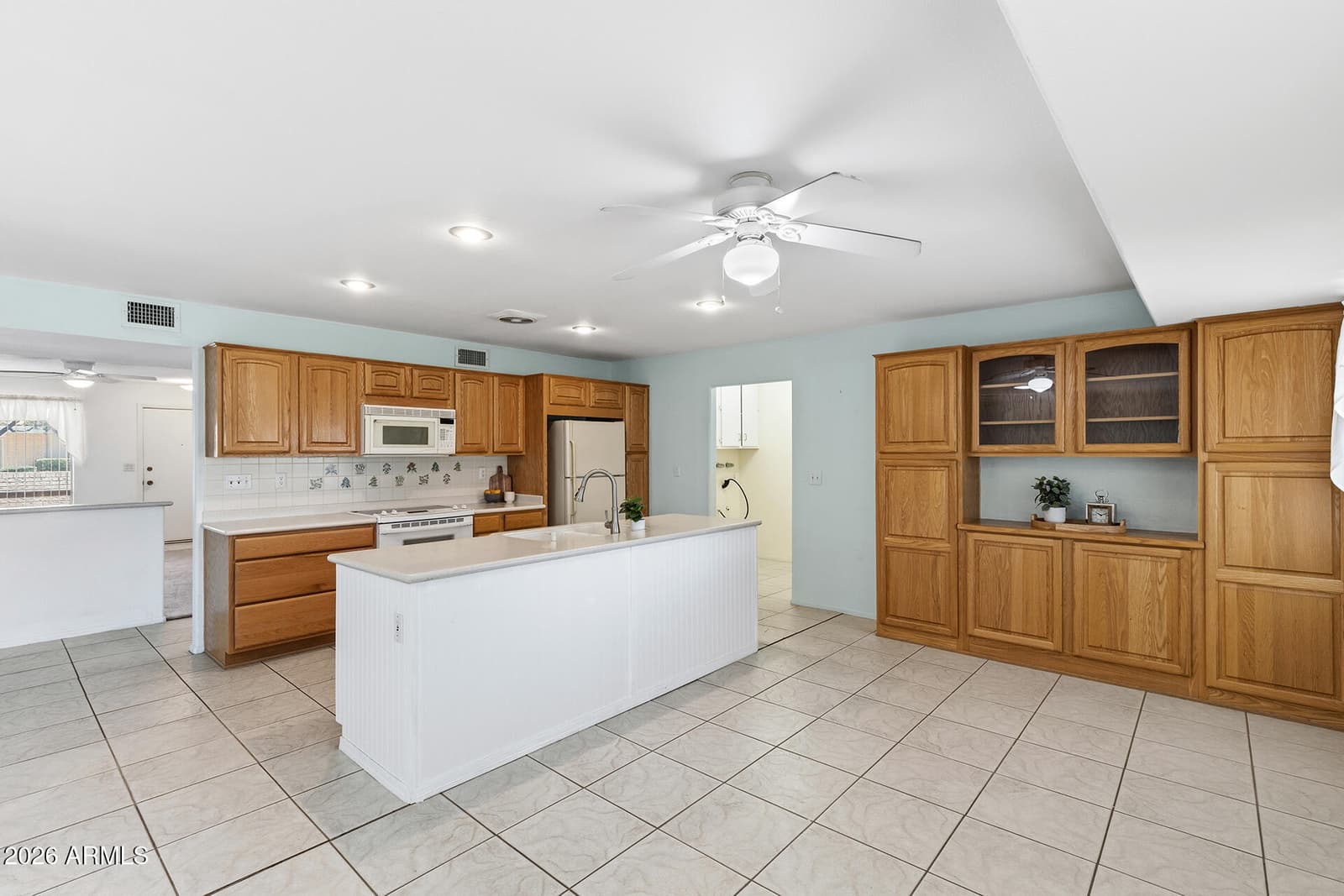 10339 W PRAIRIE HILLS Circle, Sun City, AZ 85351 — photo 3 of 32