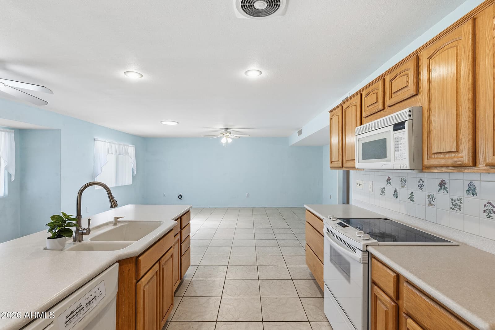 10339 W PRAIRIE HILLS Circle, Sun City, AZ 85351 — photo 18 of 32