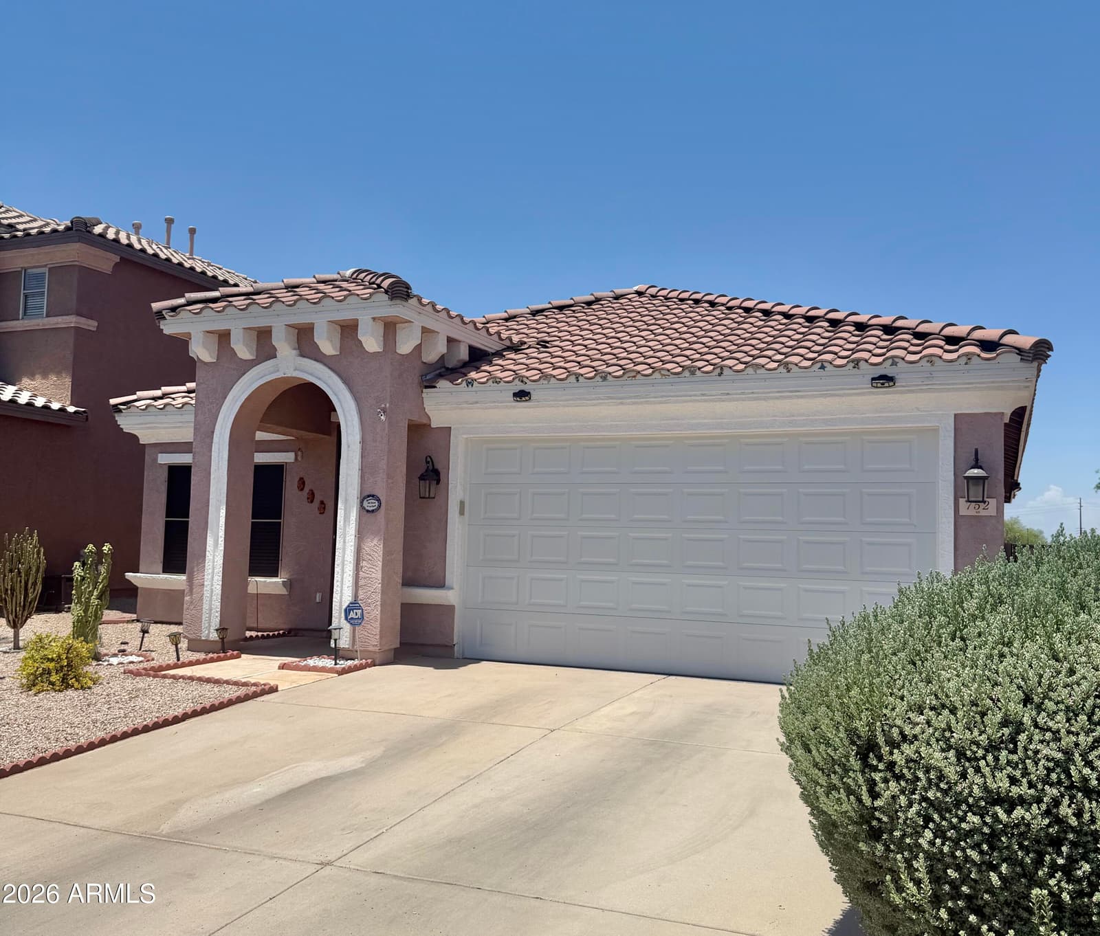 752 E COWBOY COVE Trail, San Tan Valley, AZ 85143 — photo 3 of 38