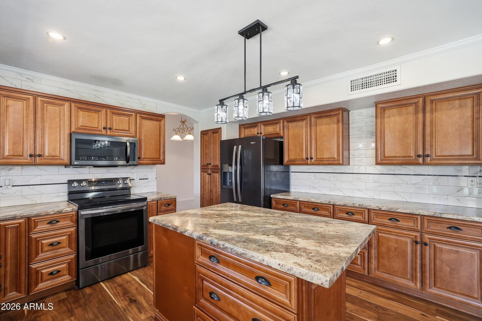 1231 W ISLANDIA Drive, Gilbert, AZ 85233 — photo 9 of 26