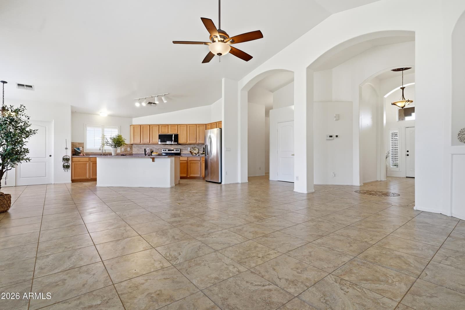 4441 E COTTONWOOD Lane, Phoenix, AZ 85048 — photo 8 of 38