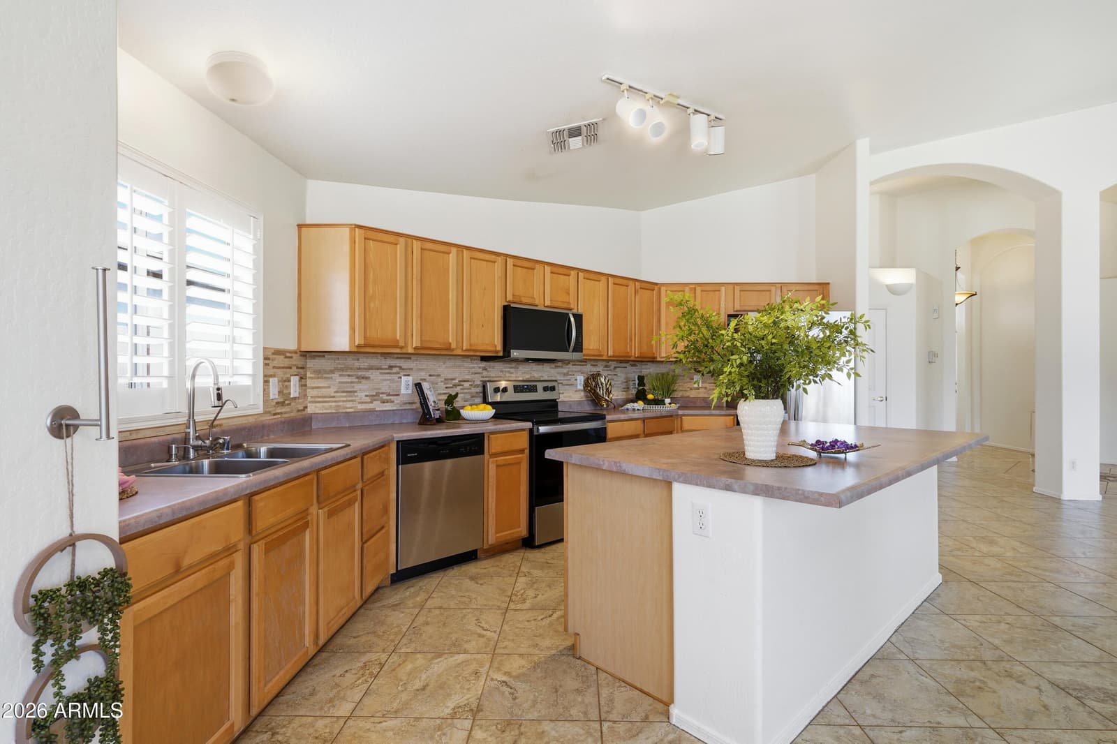 4441 E COTTONWOOD Lane, Phoenix, AZ 85048 — photo 16 of 38