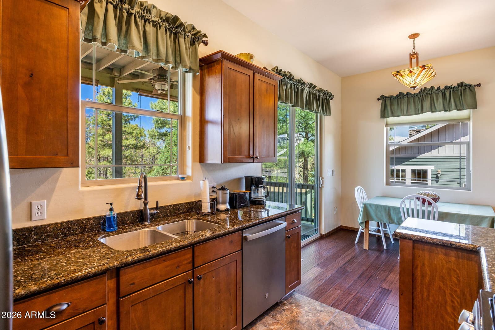 620 S Creekside Dr Drive, Show Low, AZ 85901 — photo 8 of 52