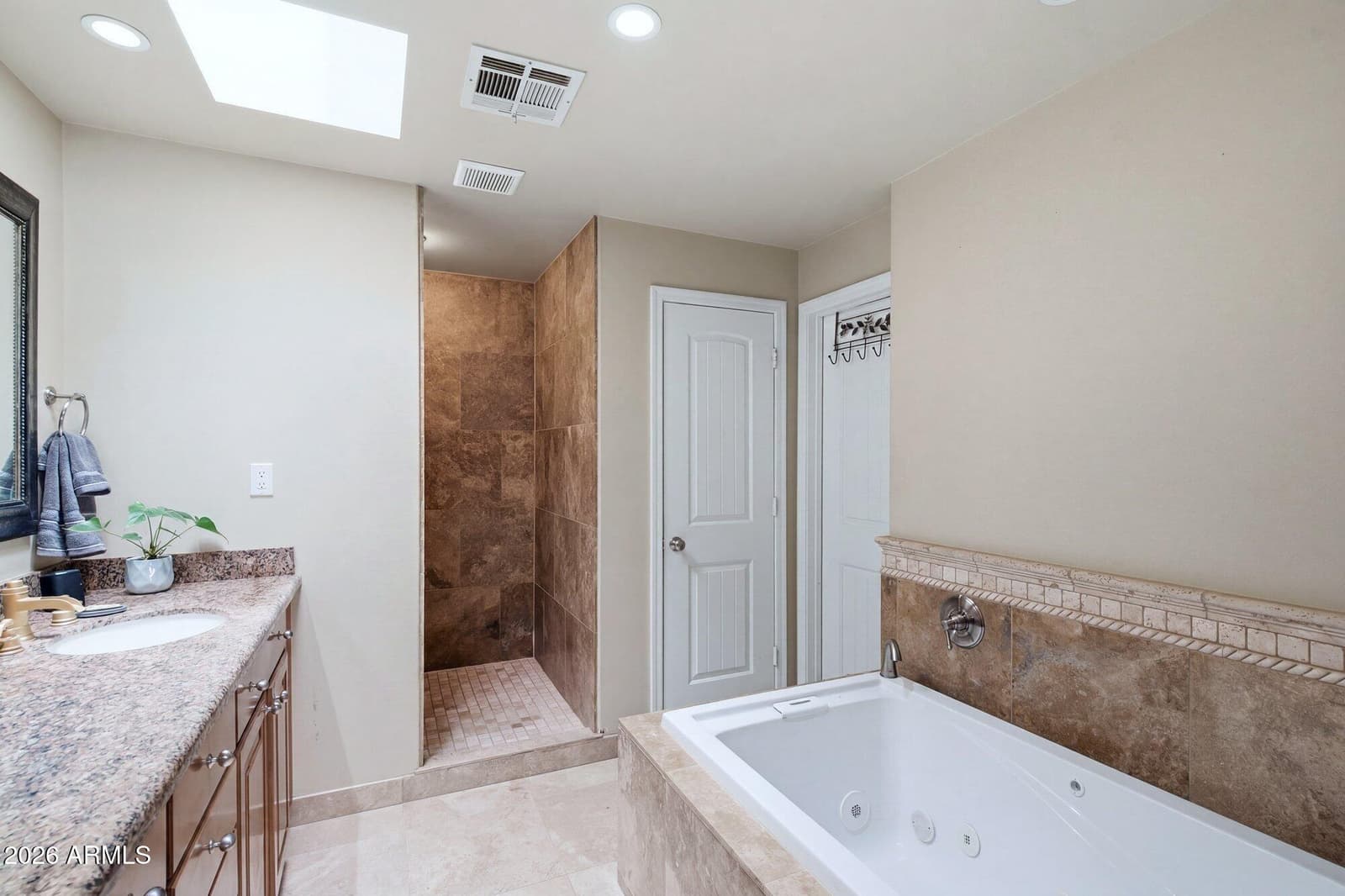 4045 E CAMBRIDGE Avenue, Phoenix, AZ 85008 — photo 14 of 33