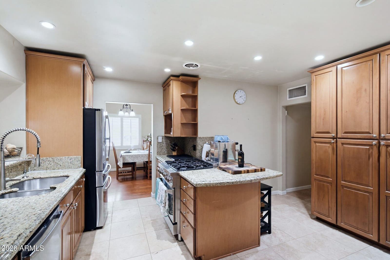 4045 E CAMBRIDGE Avenue, Phoenix, AZ 85008 — photo 2 of 33