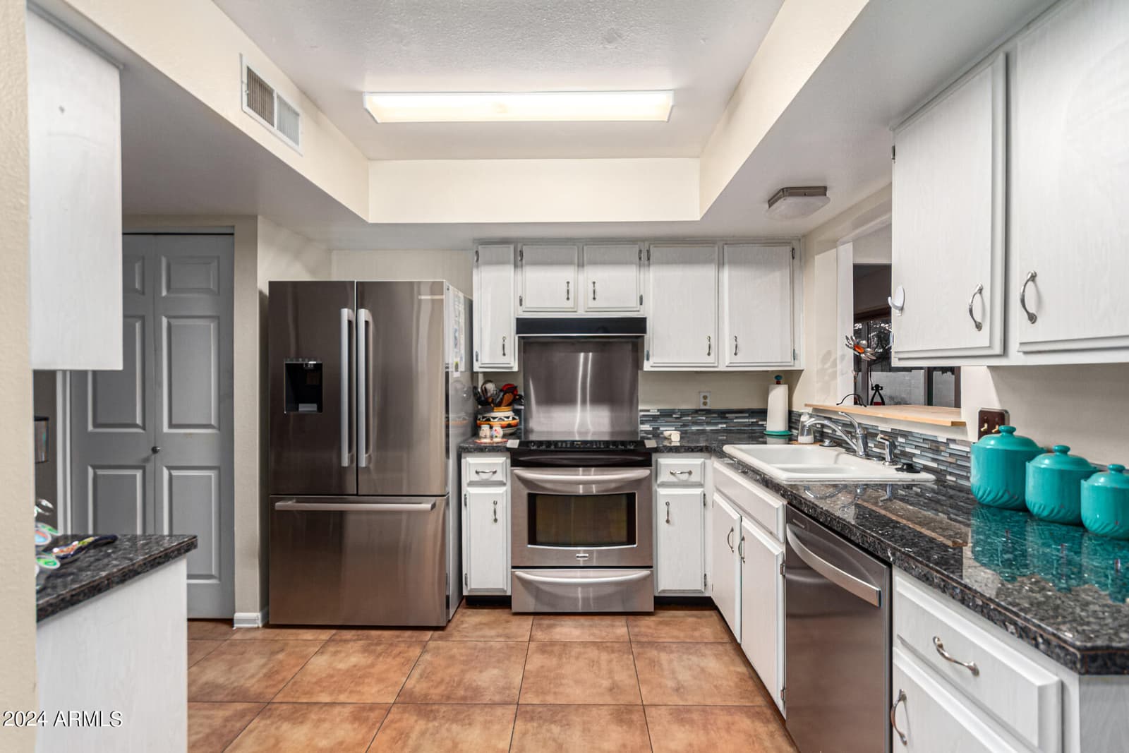 25629 S ONTARIO Drive, Sun Lakes, AZ 85248 — photo 11 of 36