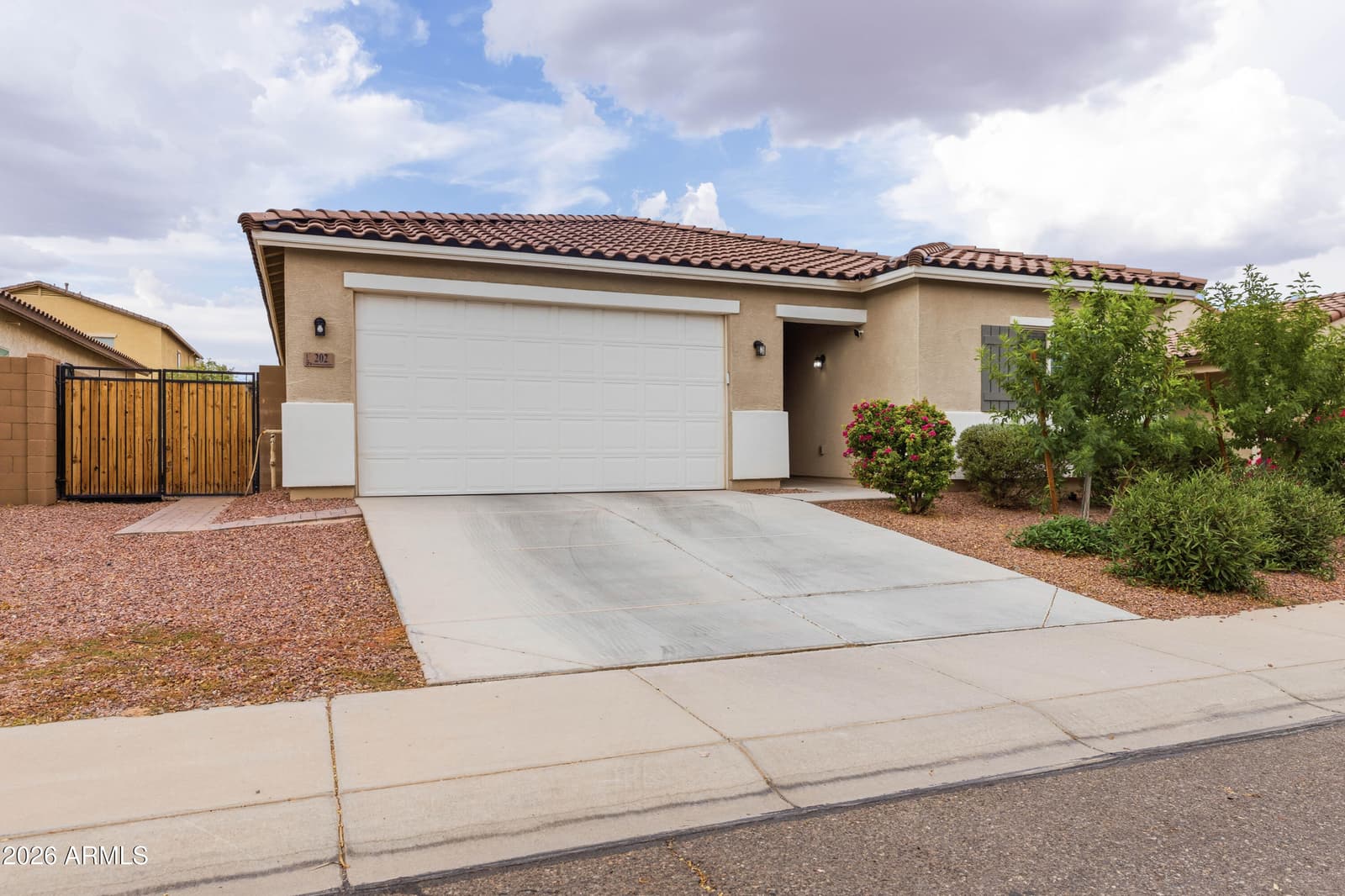 202 W SEVEN SEAS Drive, Casa Grande, AZ 85122 — photo 2 of 29