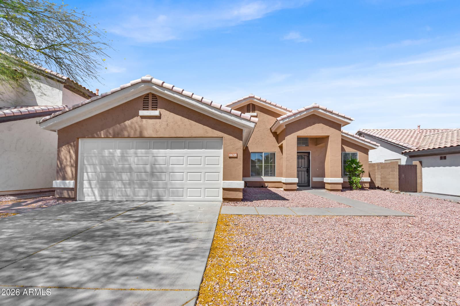 4638 E SUMMERHAVEN Drive, Phoenix, AZ 85044 — photo 3 of 42