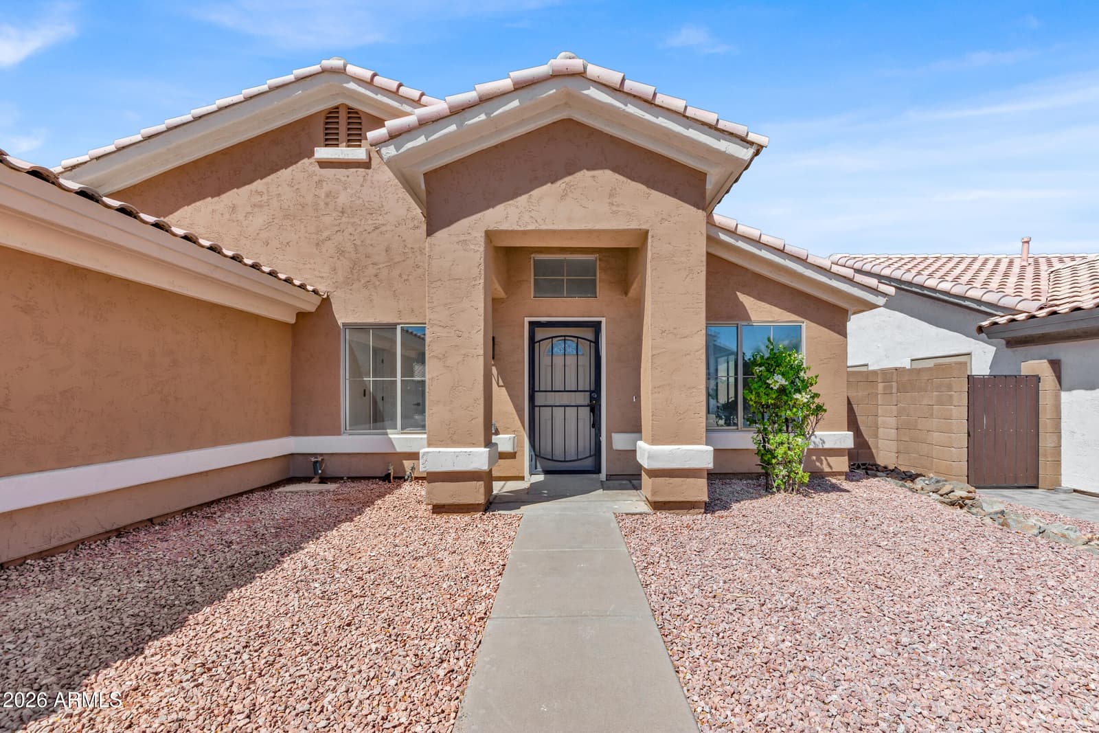4638 E SUMMERHAVEN Drive, Phoenix, AZ 85044 — photo 6 of 42