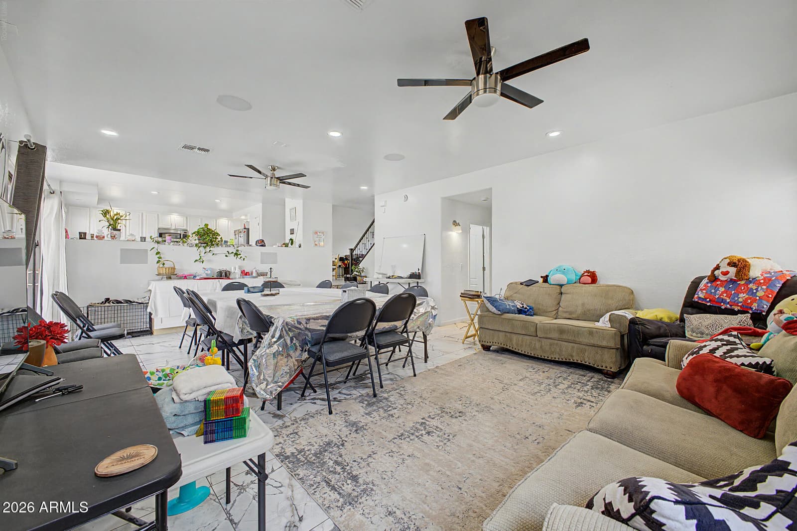 7926 W HESS Avenue, Phoenix, AZ 85043 — photo 8 of 40