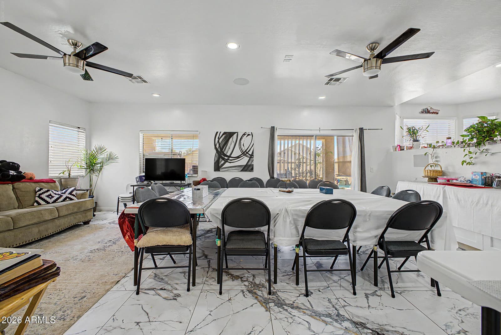 7926 W HESS Avenue, Phoenix, AZ 85043 — photo 13 of 40