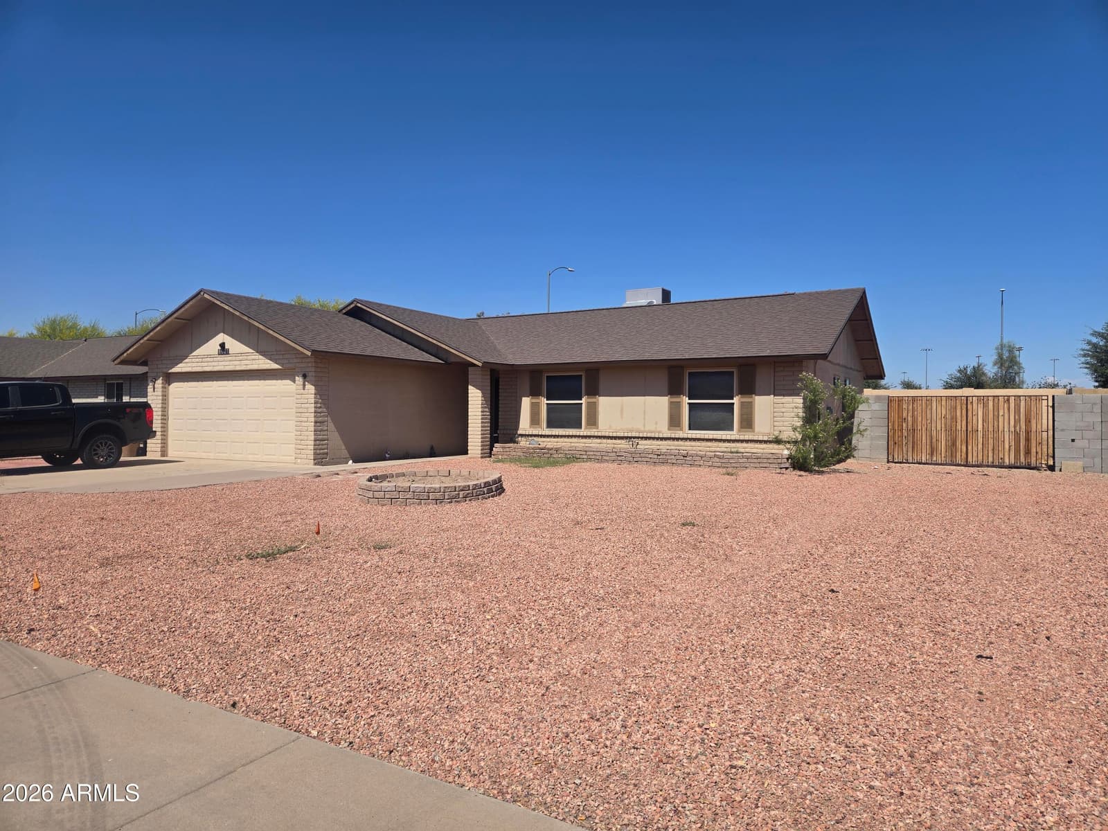8601 N 83RD Drive, Peoria, AZ 85345 — photo 1 of 28