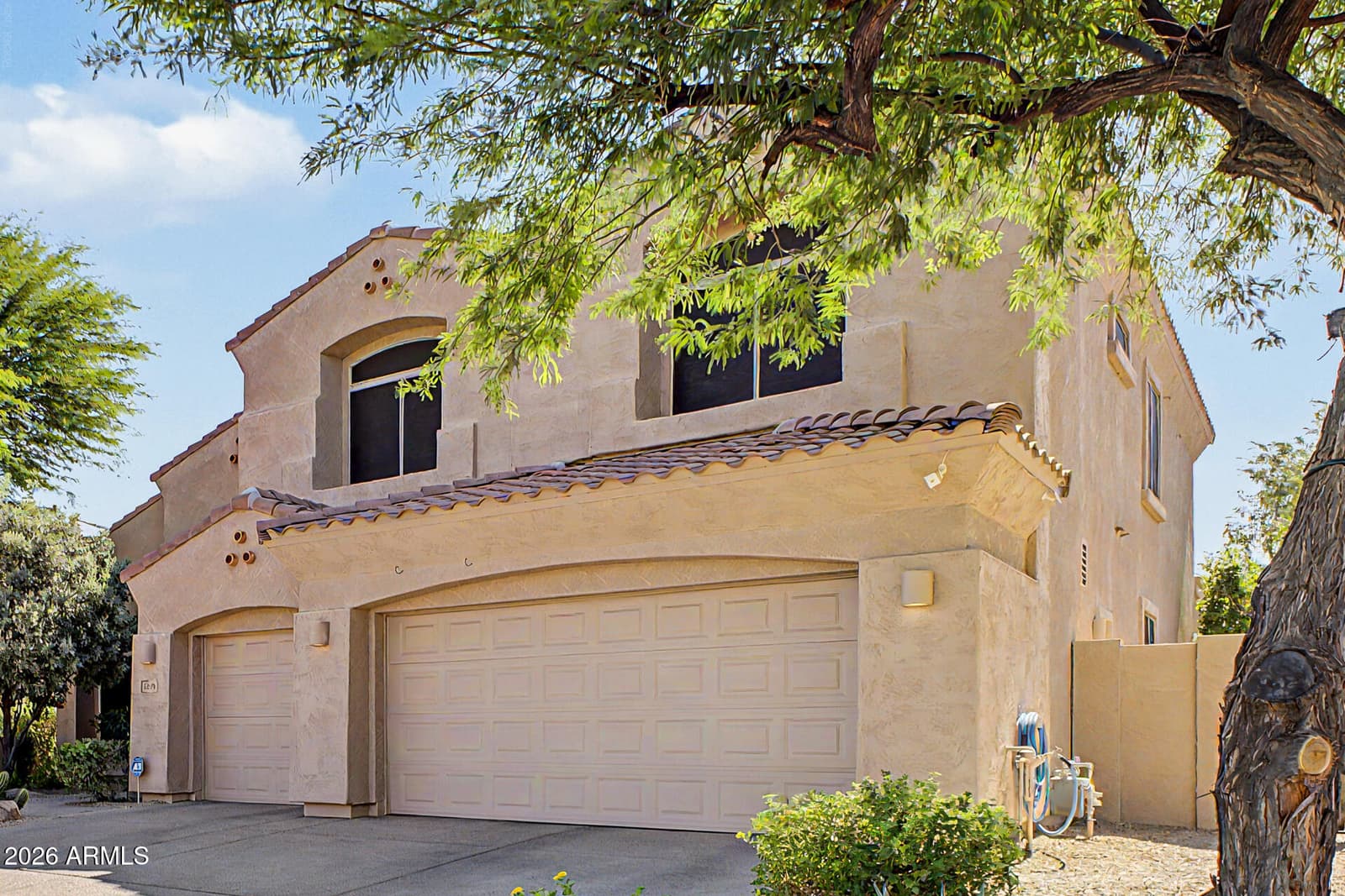 2209 S SAILORS Way, Gilbert, AZ 85295 — photo 4 of 60