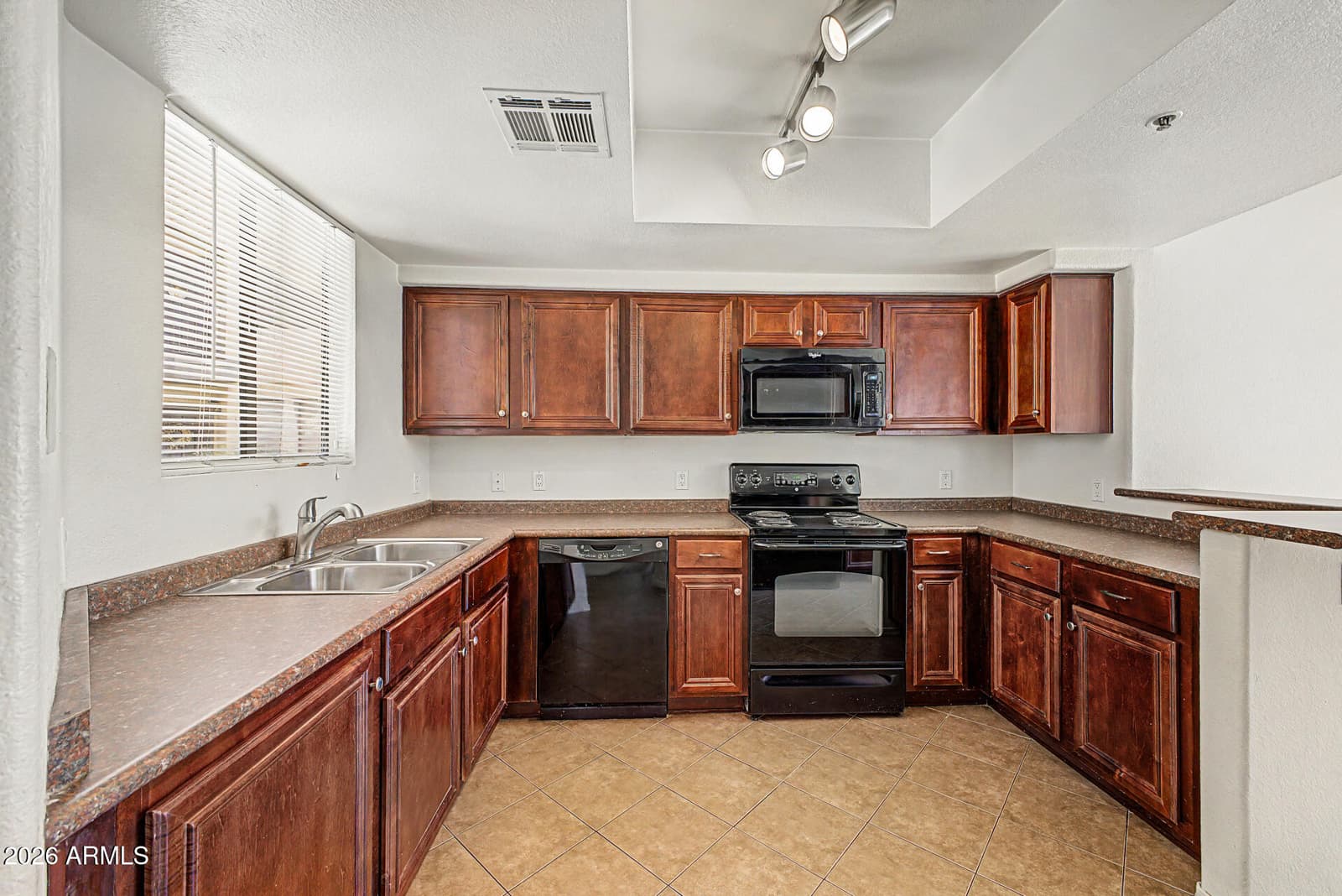 4925 E DESERT COVE Avenue 143, Scottsdale, AZ 85254 — photo 10 of 41