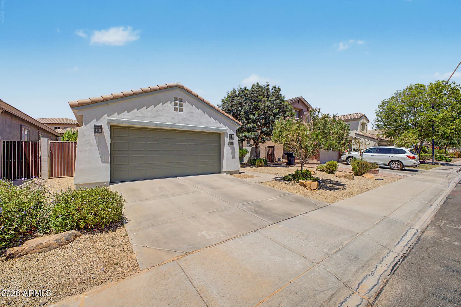 366 E KRISTA Way, Tempe, AZ 85284 — photo 3 of 55