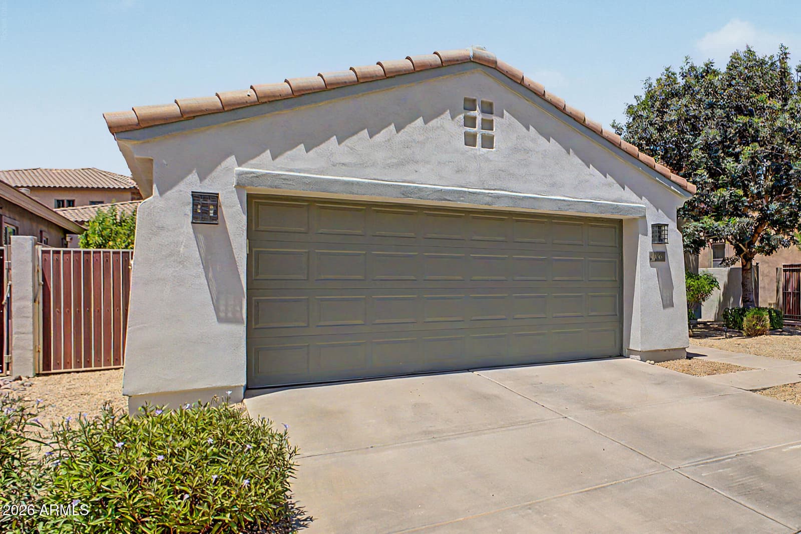 366 E KRISTA Way, Tempe, AZ 85284 — photo 4 of 55