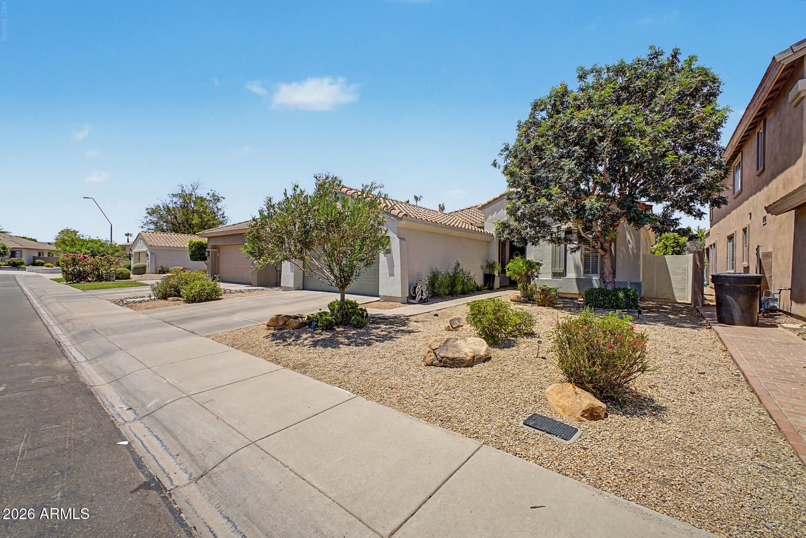 366 E KRISTA Way, Tempe, AZ 85284 — photo 5 of 55