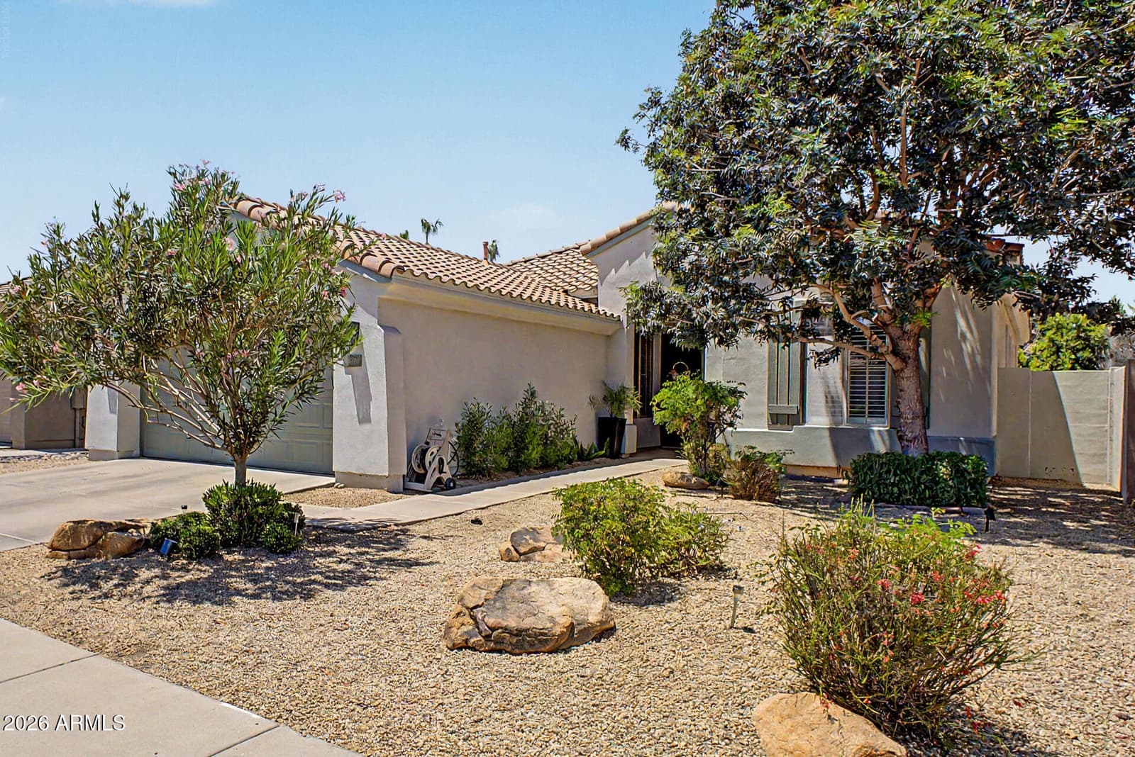 366 E KRISTA Way, Tempe, AZ 85284 — photo 6 of 55
