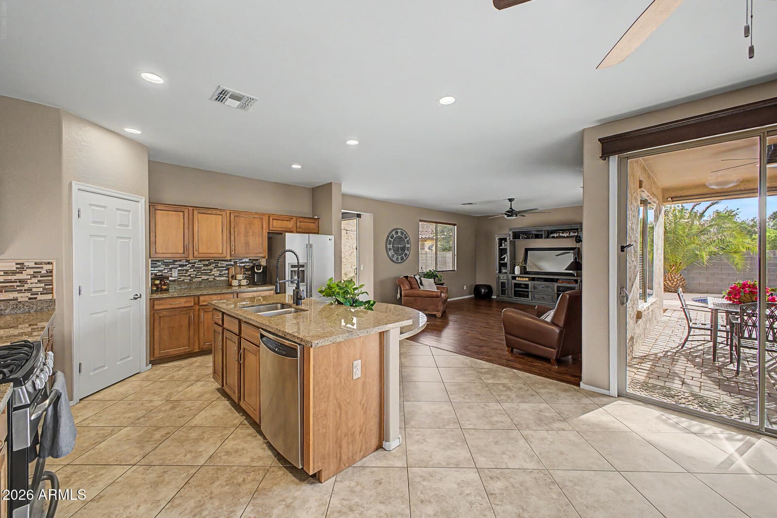 1076 E EUCLID Avenue, Gilbert, AZ 85297 — photo 3 of 58