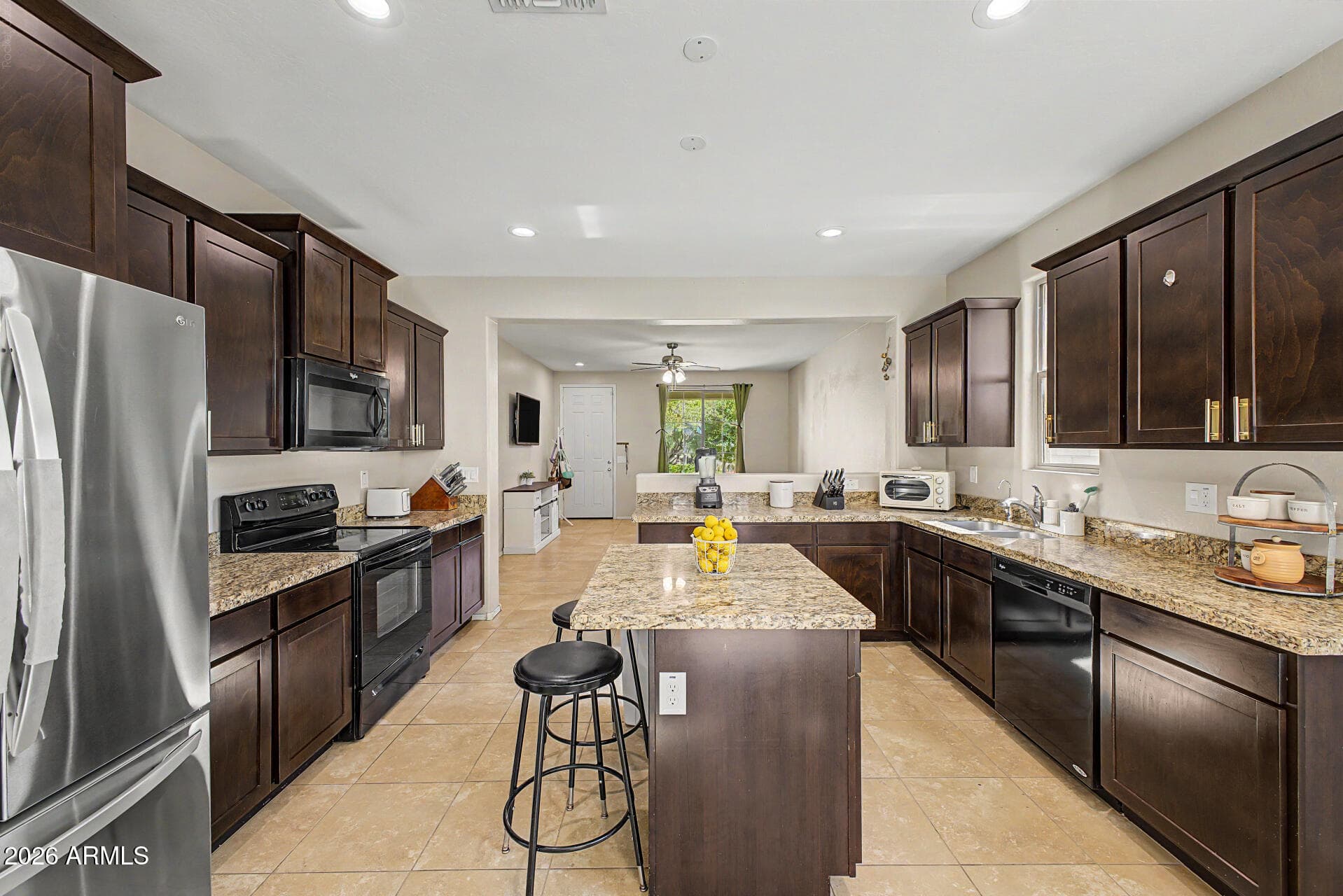 10188 W PUGET Avenue, Peoria, AZ 85345 — photo 7 of 17