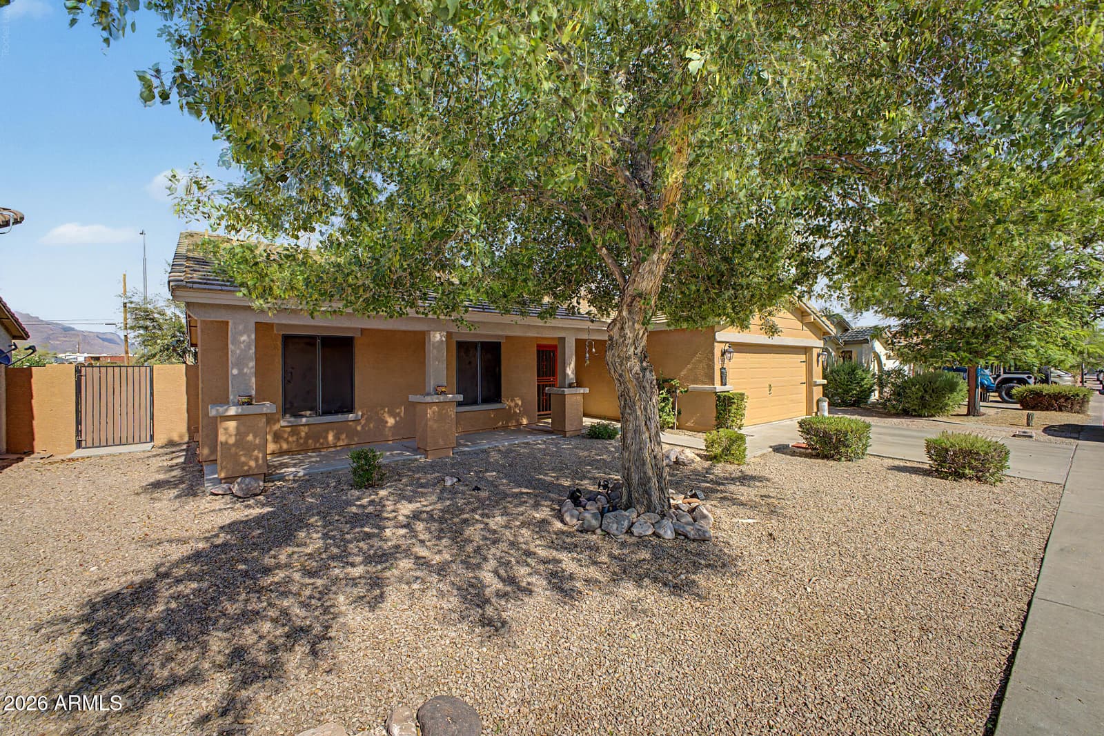 2677 S CONESTOGA Road, Apache Junction, AZ 85119 — photo 2 of 37